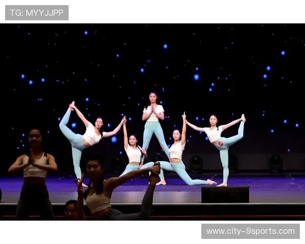 瑜伽选手在国际比赛中创下新纪录，瑜伽冠军表演视频